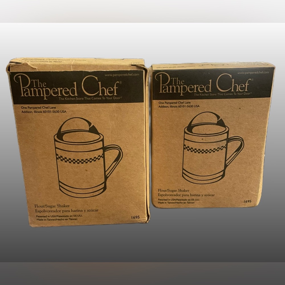 The Pampered Chef Flour/Sugar Shakers(2)